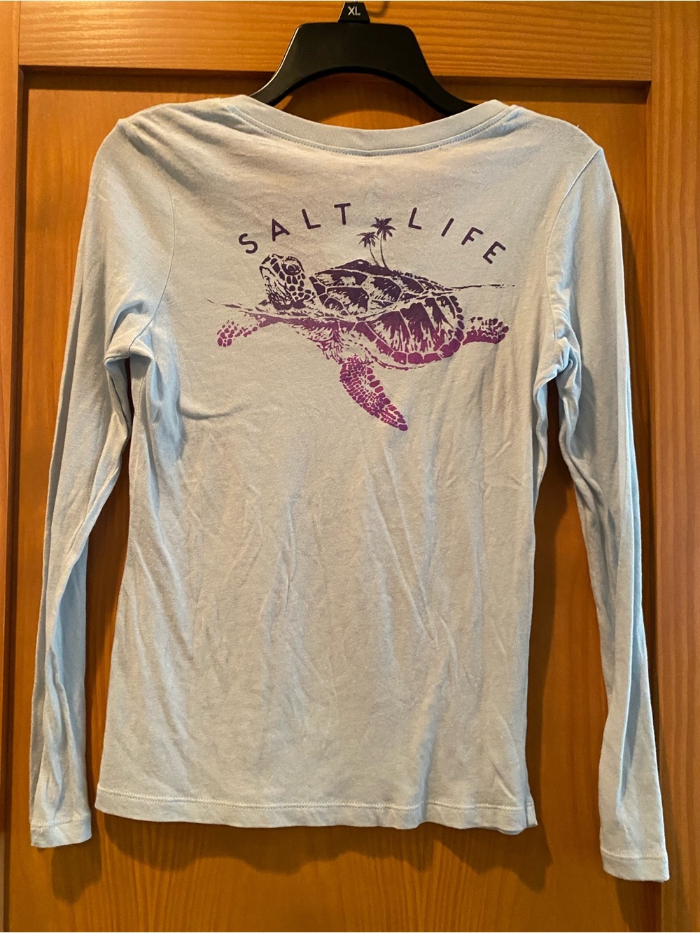 Salt Life Women’s Light Blue Sea Turtle Long Sleeve V-Neck Shirt NWT Size S